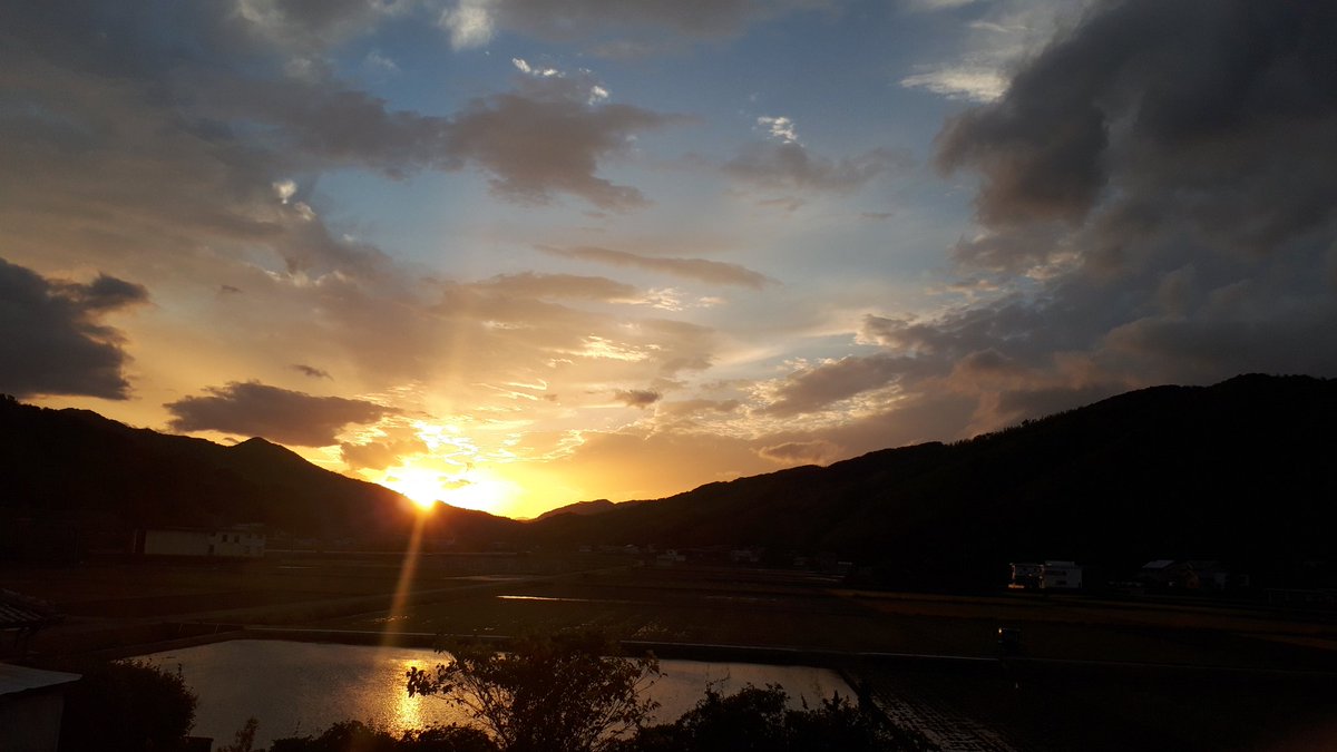 hanako_busi's tweet photo. 今空🌄 #mysy https://t.co/bJqbHsKSEr