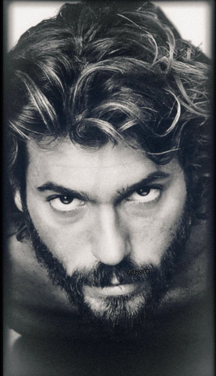 Pues un año ha pasado ya .... 
#OneYearOfSembraStranoAncheAMe 
 #CanYaman