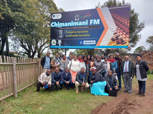 As the rain season commences, we are making sure cyclone affected communities are prepared for it. Chimanimani FM, set up under @ZIRP_Zimbabwe is ready to send early warnings. Zveibve kuanhu zvichipetuka kuanhu. @InfoMinZW