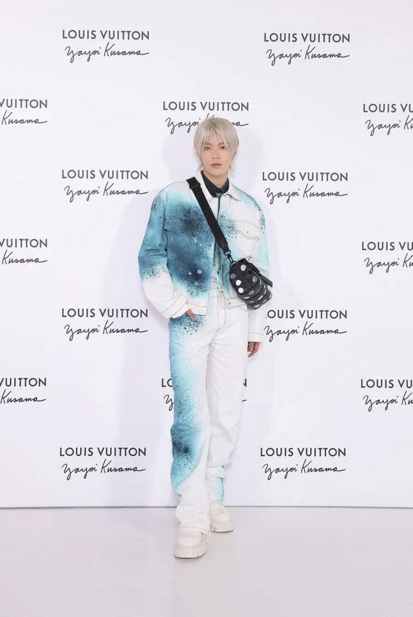 CloutNewsMedia's tweet photo. #YUTA of @NCTsmtown photographed at the 'Louis Vuitton × Yayoi Kusama' Event in Japan 📸💙 https://t.co/Sqzwfa0sw8