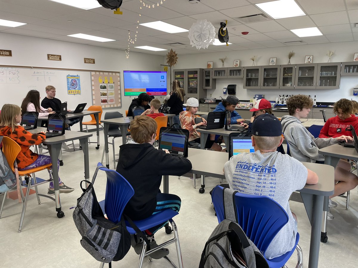Mrs_MathewsNPMS's tweet photo. Kicked off our trivia den time group today with @mshannahpech! 🤓🤓 #NPMSgrizzlies https://t.co/7uJpbya83v