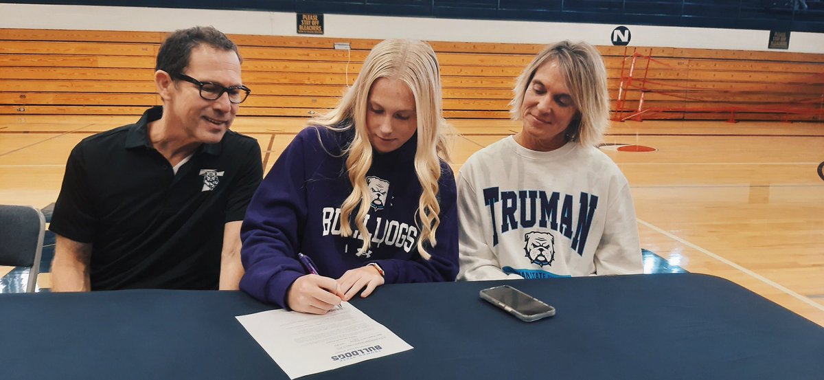 lia_quintero05's tweet photo. officially a bulldog!! 🟣⚪️ @TrumanWS @TonyCornishJr @SchuckSports @craigsesker @WGEMSports @ChrisDuerr https://t.co/4j5aXZrSHB