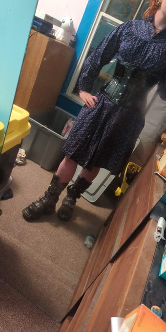 1 pic. Felt cute, hmu ? https://t.co/39sgaBuZk2