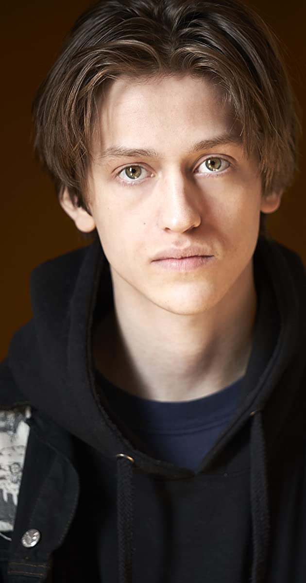 thebitextual's tweet image. as a lesbian, i am calling it right now that percy hynes white (xavier thorpe from #Wednesday) is gonna be the next white boy of the month