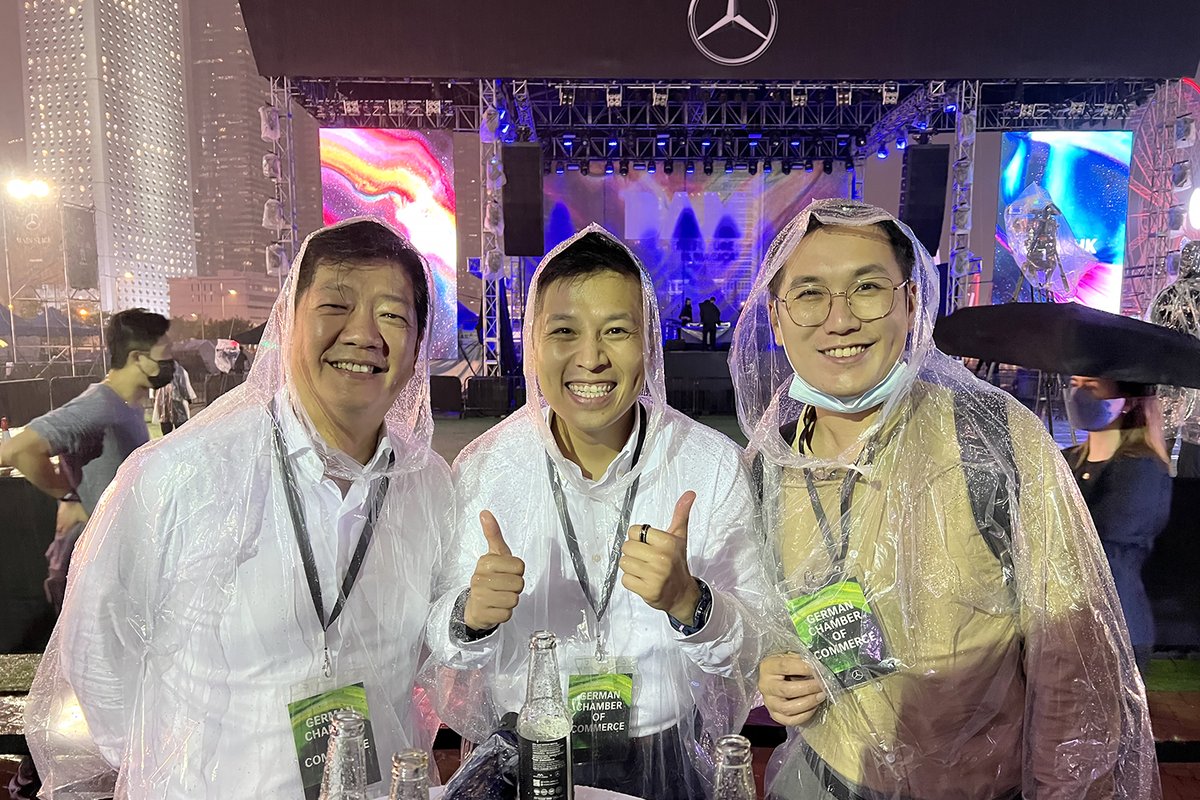 GICGCCHongKong's tweet image. Thanks to everyone who joined our #GCNetwork @ #MercedesBenz’s BAM Festival last Friday! A big shoutout to Andreas Buchenthal &amp;amp; team for their tireless efforts to make the most out of difficult circumstances – it was definitely worth it! ☔️🌈🍻
#GCCHK #BAMHK #PartnerForNetworking
