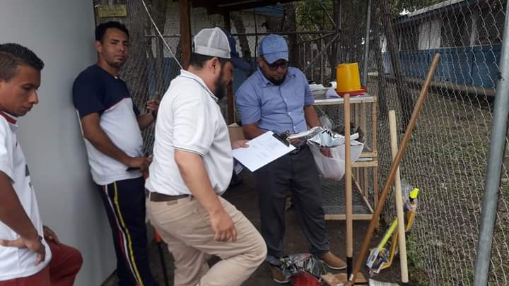 Estamos equipado con equipo contra incendio forestal . Seguimos avanzando por la gracia de Dios.