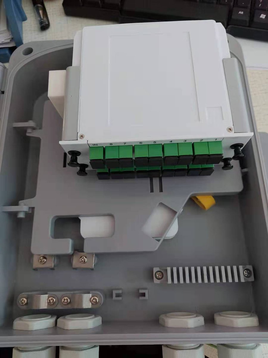 Andytangzx's tweet image. Fiber Optic Terminal box  OTB-P029, load PLC 1*8 or 1*16 splitter cassettes, ABS plastic, with 1pc OST-050 splice tray, max. 24 fibers, wall mounted or pole mounted.
Contact Whatsapp: +86 185 2020 4997  
#fiberoptic #fiberopticterminalbox #fttx #ftth