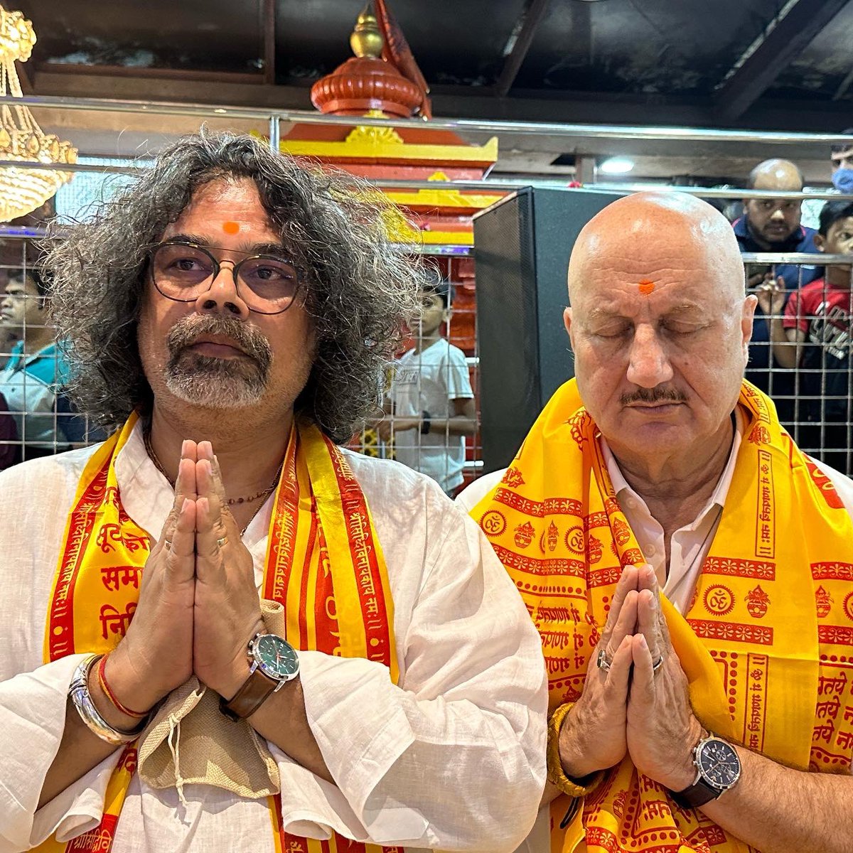 Went to pray at #Siddhivinayak temple yesterday! Prayed for everybody’s well being. And for my new completed film #TheSignature directed by @GajendraAhire ! Jai Bajrang Bali! ❤️🕉 #Pray #Blessing #HanumanJi #TheSignature