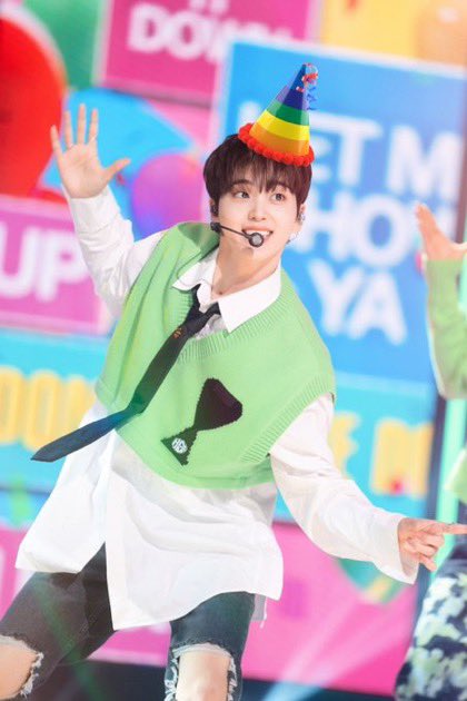 형준아 앞으로도 행복하자🤍
태어나줘서 고마워!!
#HAPPYHYEONGJUNDAY 
#22살의_형준이가_기대돼