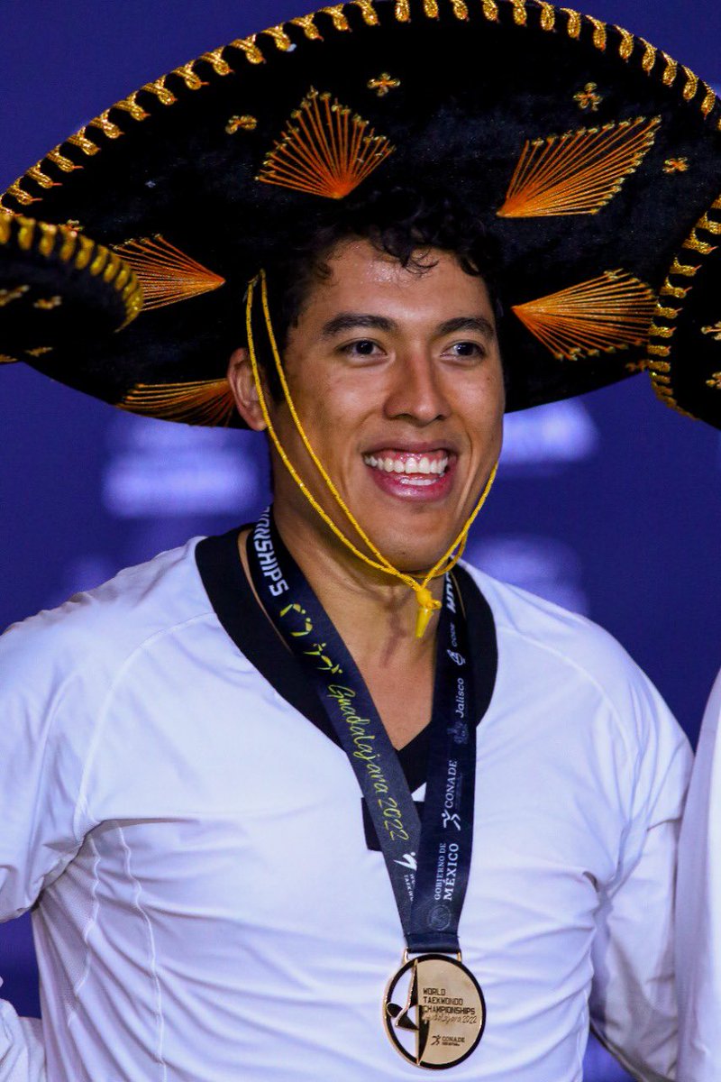 Carlos Sansores tweet media