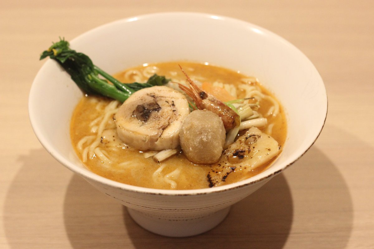 3kagetsudake's tweet photo. 12/1より【味噌ラーメン専門店】としてオープン‼️わだのの味噌ラーメンは、熟成蔵出し味噌の赤と白を使用した特製ラーメン✨

◯甘海老の出汁を使用した、海老の香り際立つ白味噌【海老出汁】ラーメン(税込970円)
⁡
◯割烹の技を光らせた鰹出汁の旨味広がる赤味噌【鰹出汁】ラーメン(920円) https://t.co/aSUseZeIQw