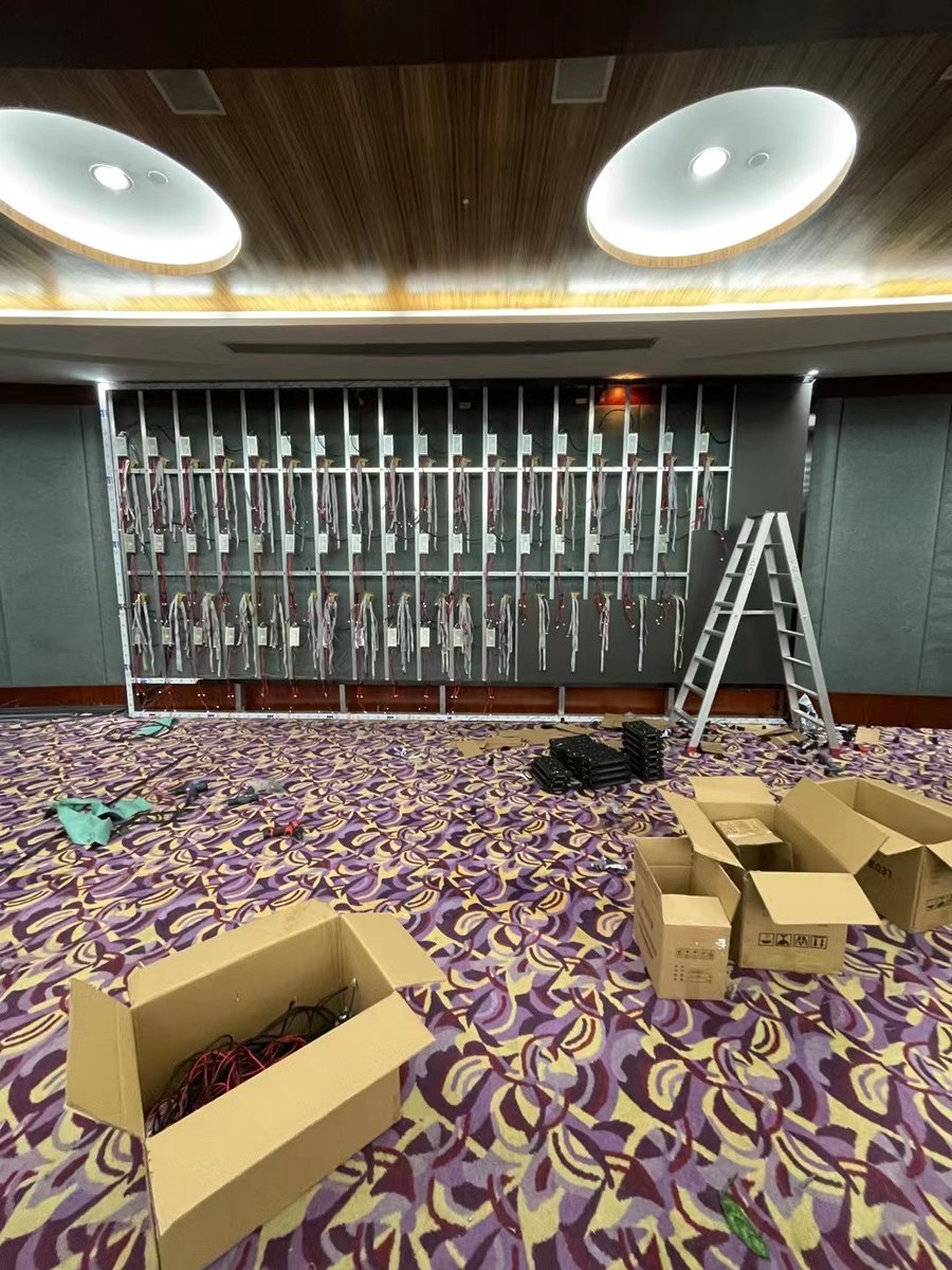 Weiye_Roger's tweet image. Indoor P2.5 screen size: 5760x2880mm
Refresh rate: 3840Hz
perfectly lit
Please contact me to bring you perfect service and higher quality products
#ledwalldisplay #leddisplayscreen #ledposter #ledindoor #ledscreenadvertising #leddisplaysolution #led_wall_display