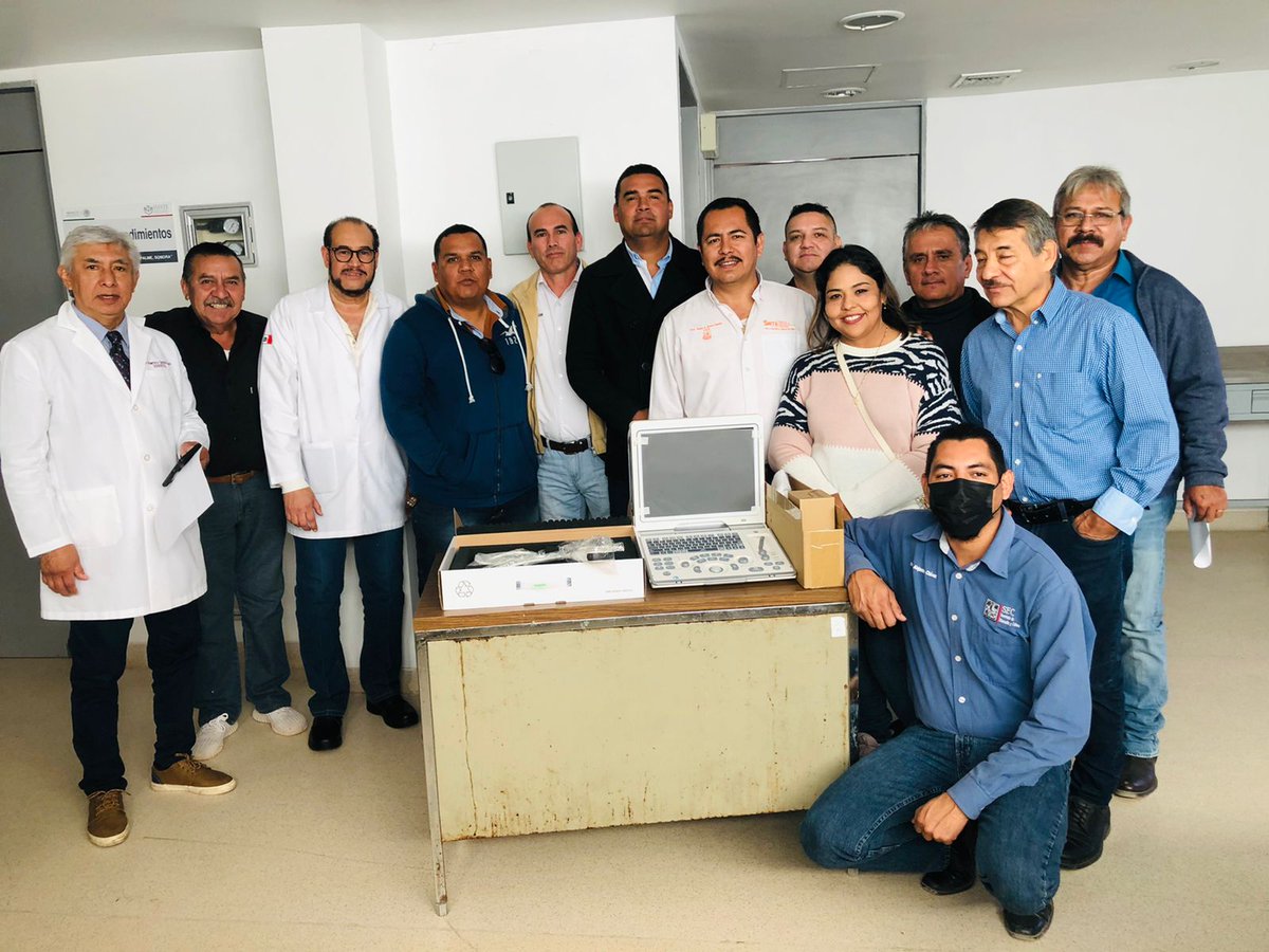 jcvcampoy's tweet photo. El Profr Ricardo A. Bauman acompaña a la Diputada Profa @RebecaSilva en la entrega de equipo de ultrasonido a la clínica del #ISSSTE #Empalme 
#SNTE 
#SoySNTE28 https://t.co/YwtgoFPR7r