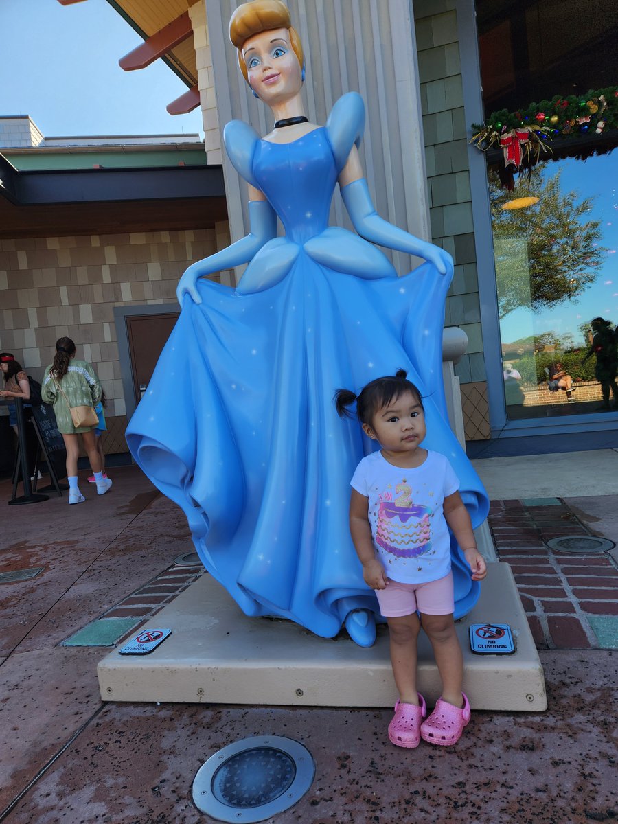 jazhappy's tweet photo. How are you already two years old baby girl!? https://t.co/Ig4lrz562D
