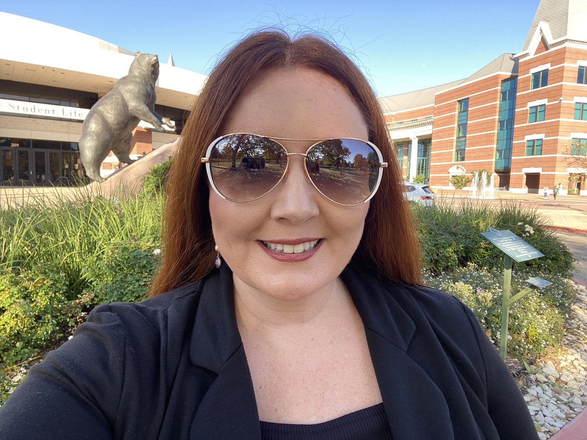 jennie_massey's tweet photo. What a beautiful day on the @Baylor campus! #SicEm #Baylor #DecemberInTexas https://t.co/4Y5BKlJGwn