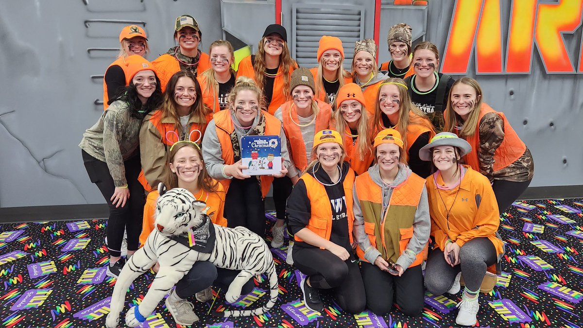NAIA's tweet photo. W🏐
While at @TiltStudioUS the teams also had a dress-up contest and here were the winners of each session 
@taylortrojans &amp; @dwusports https://t.co/hL2N3xFnxv