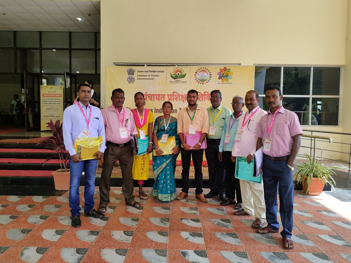er_mitun's tweet photo. #ThankFull2 @Andaman_Admin @DirPris @Md_Yunus89 for organizing such well managed #3daysInductionTraining4PRIs
1stDay the #GPRamNagarTeam
At #DBRAITAuditorium https://t.co/elOZCWjgJv
