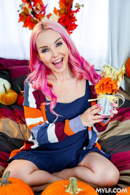 2 pic. As this month comes to an end, I must thank @TeamSkeet for November @GotMylf of the month!?? and