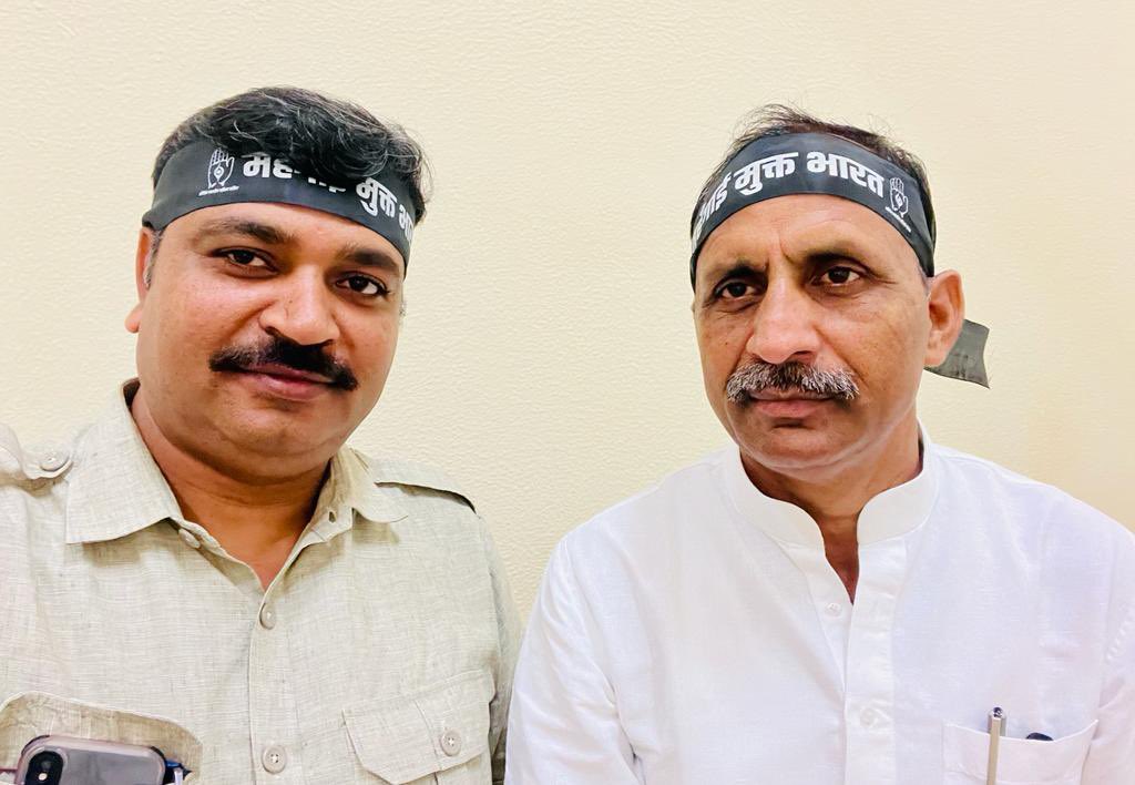 bhajanlaljatav's tweet photo. कैबिनेट मंत्री, राजस्थान सरकार श्री टीकाराम जूली जी को जन्मदिवस की हार्दिक बधाई एवं शुभकामनाएं।
मैं ईश्वर से आपके उत्तम स्वास्थ्य एवं दीर्घायु जीवन की कामना करता हूँ।@TikaRamJullyINC https://t.co/UUHqwuWS9n