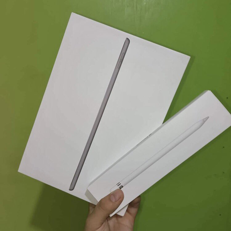 cartingsvt's tweet photo. help rt!

WTS LFB ph only

IPAD 8TH GEN (128GB) W/ IPENCIL 1ST GEN 

24k (free maintenance fee &amp; sf)

Inclusions:
•Charger
•Stylus Nib
•Apple Pencil Charging Adapter
•2 Case

dm for details! https://t.co/IjcBjXU5YT