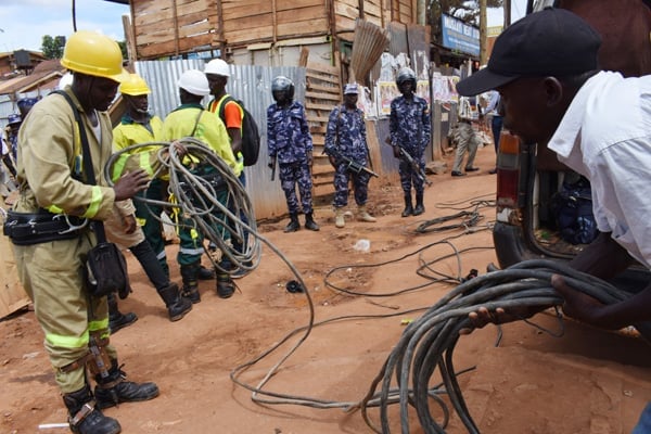 ntvuganda's tweet image. The Police are holding 13 suspects in connection to the recent vandalism of electricity infrastructure in Mukono and Jinja. These were arrested at Kisenyi in Kampala following an intelligence-led operation conducted by police #NTVNews

LINK: bit.ly/3BjEwXB?utm_me…