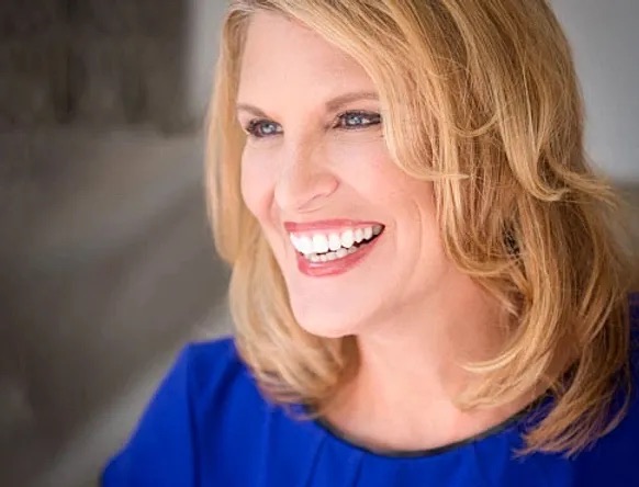 IBfliesproject's tweet image. This week we honor the work of Austin journalists Judy Maggio and Leslie Rhode with our #ButterflyKisses. These veteran television anchors have created a new “storytelling adventure” called ATX Good News. Click here to read about the amazing work they do.  bit.ly/2A70KuD