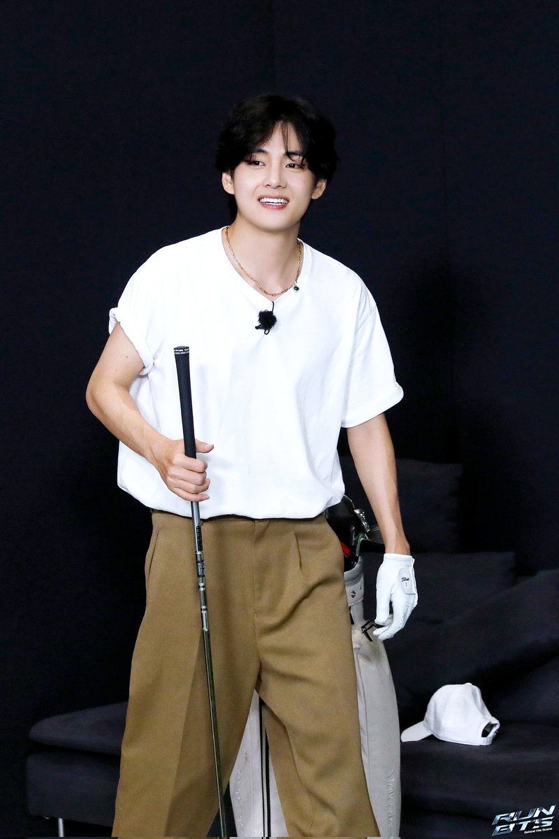 archivefortae's tweet photo. golf prodigy taehyung! https://t.co/6hK6fJmbvr