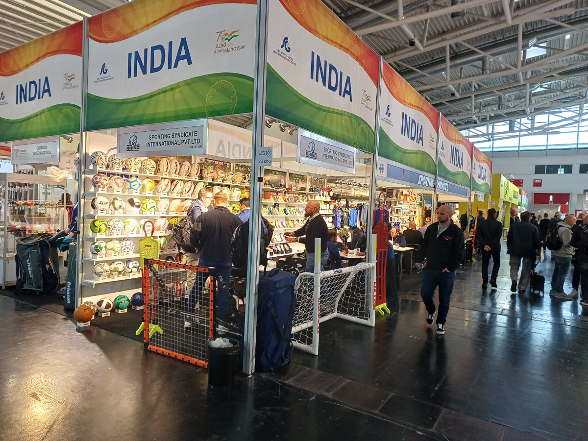 sgepc1958's tweet photo. Indian exhibitors at ISPO 2022 attending to rush of buyers on first two days of the fair. https://t.co/huDSjR0Nm5