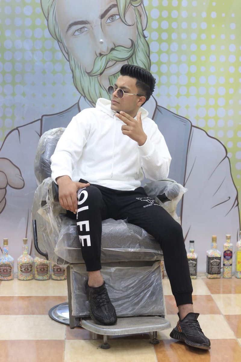 شخصيتى ثابته بس اسلوبى بيعتمد عليك.