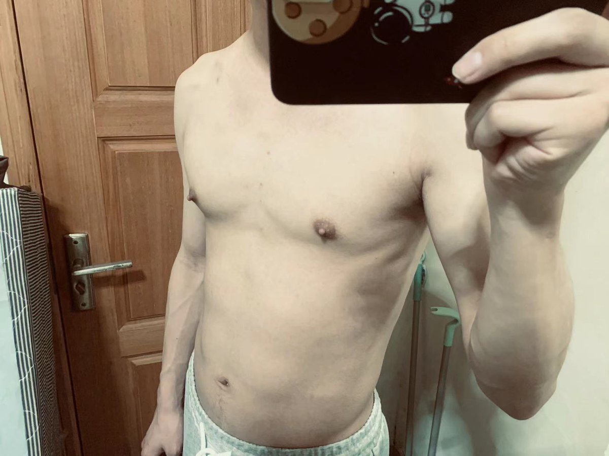 Rousongjiang's tweet photo. 天气要开始变冷了🥶 https://t.co/7oJcbTcf6u