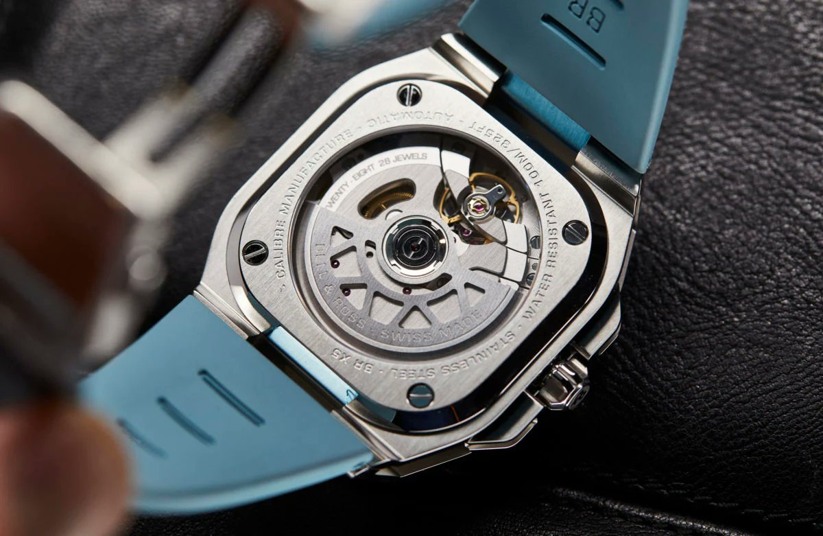 10piecesof8's tweet photo. The BR-X5 is a beefier, high performance version of the BR-05. While it may lack some of the elegance of the 05, it more than makes up for it with their first manufacture movement! #watches 
Details: https://t.co/FCYei2S7uE https://t.co/qZAN17vi7K