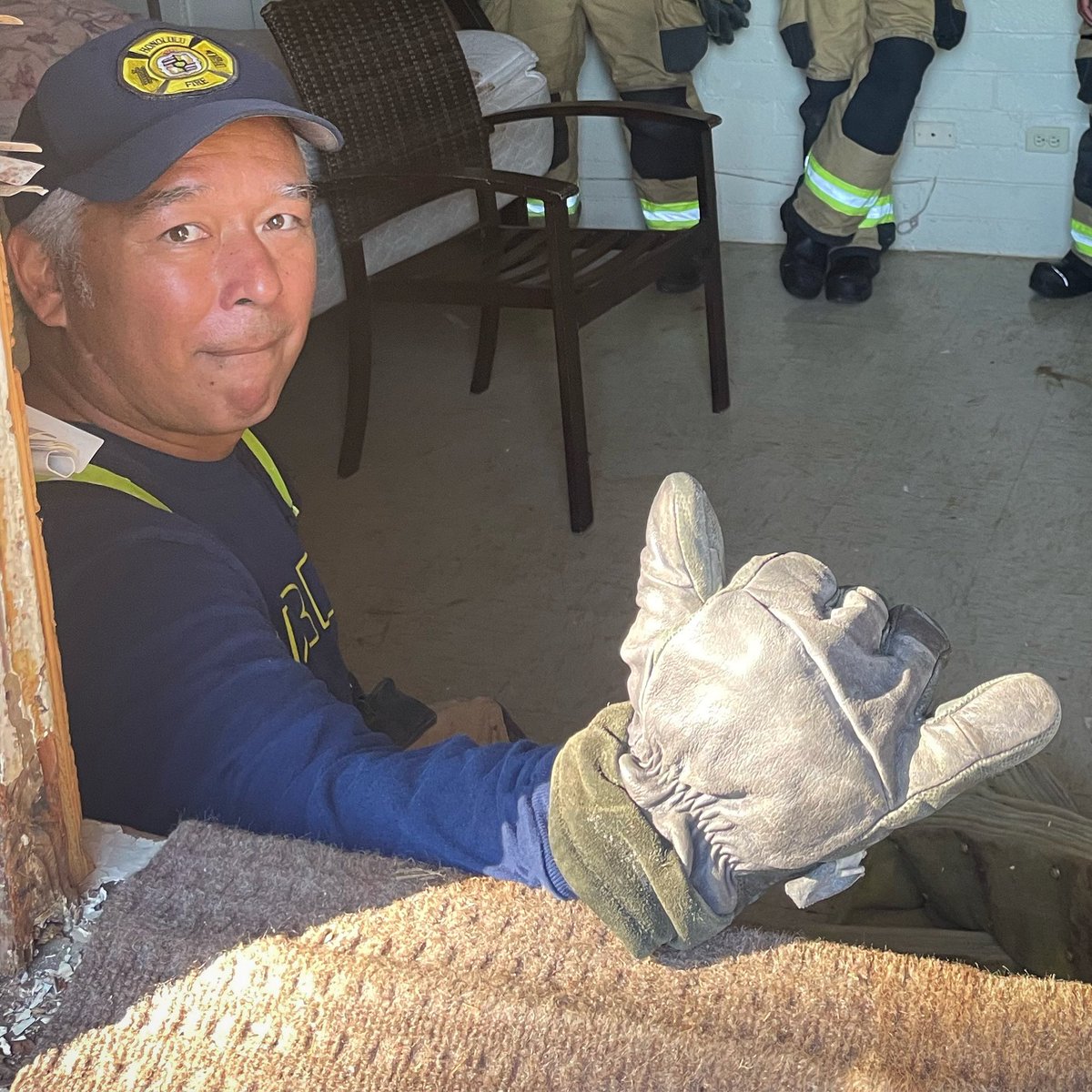 imuawaves's tweet photo. Another training day is in the books!! #HFDowork #primarysearch #ladder5 https://t.co/7qfjmsjftB