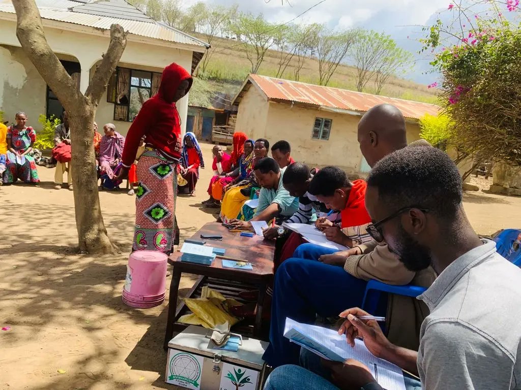 mviwaarusha's tweet photo. Our microfinance officers continued with data collection for Community Microfinance groups in Arusha DC, yesterday the team visited several villages including Ekenywa (Afya &amp; Namayani groups), Losikito (Mafanikio group) &amp; Imbibia (Namnyaki &amp; Emanyoito group). https://t.co/T052LQvsBn