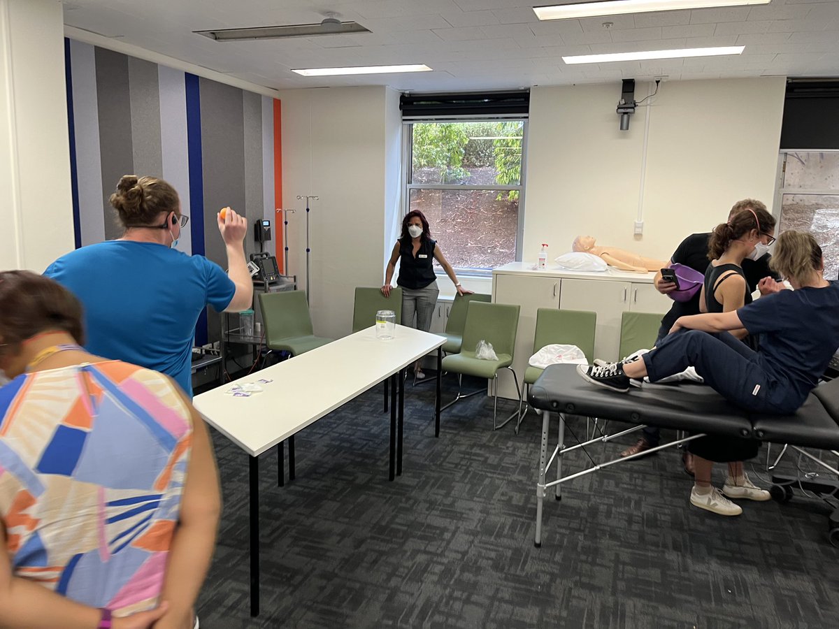 Held our first ever registrar #sonogames this morning. Great fun learning how to get and optimise images and integrate #pocus into practice using gamification @EmergEdu @AlfredHealth @EMUGs_