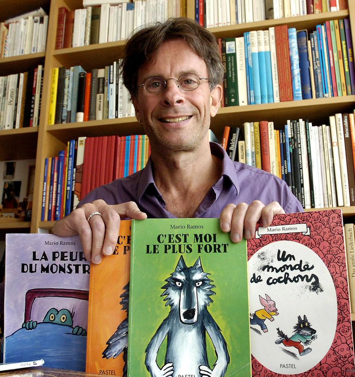Master_IAE_Eogn's tweet photo. #VendrediLecture 
À l’occasion du 38ᵉ Salon du livre et de la presse jeunesse de Montreuil, un hommage à #MarioRamos @ecoledesloisirs, auteur généreux et talentueux, disparu il y a 10 ans🌹
Il laisse une œuvre essentielle, tendre et drôle, pétrie d’intelligence et d’humanisme 📚 https://t.co/5Endf47MYg
