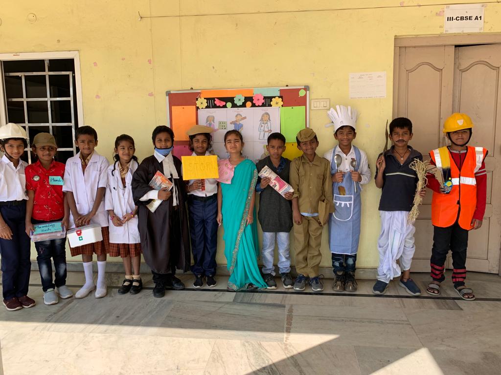 memsjngroups's tweet photo. Montessori JN Group of Schools Bhupalpally Branch Celebrated "Community Helpers Day"
#montessorijngroupofschools #memsjngroups #celebration #teachers #participate #students #school #communityhelpersday https://t.co/qeqf01RBs9