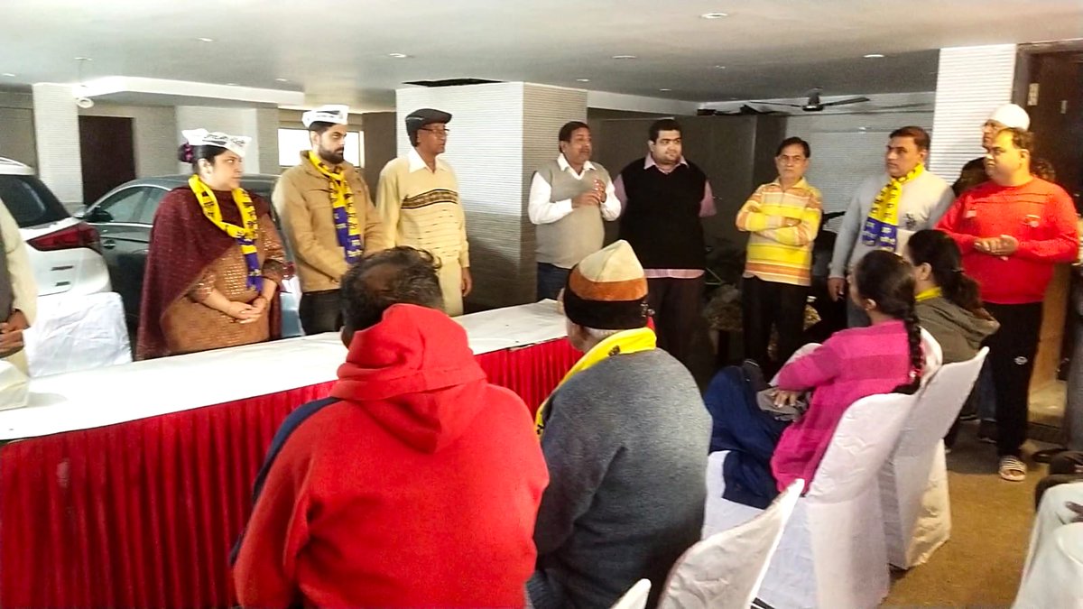 isunnykhera's tweet photo. मियांवाली नगर में सम्मानित निवासियों के साथ जनसंवाद किया।
जनता जनार्दन से रूबरू होकर प्यार और आशीर्वाद लिया उन्हें AAP के पक्ष में मतदान करने की अपील की।
#MCDMeBhiKejriwal #MCDElection2022 #MCDMeBhiAAP #SunnyKhera #Ward48 #iSunnyKhera #ShavetaSunnyKhera
@AAPDelhi @ArvindKejriwal https://t.co/1ASWb8Ovkw