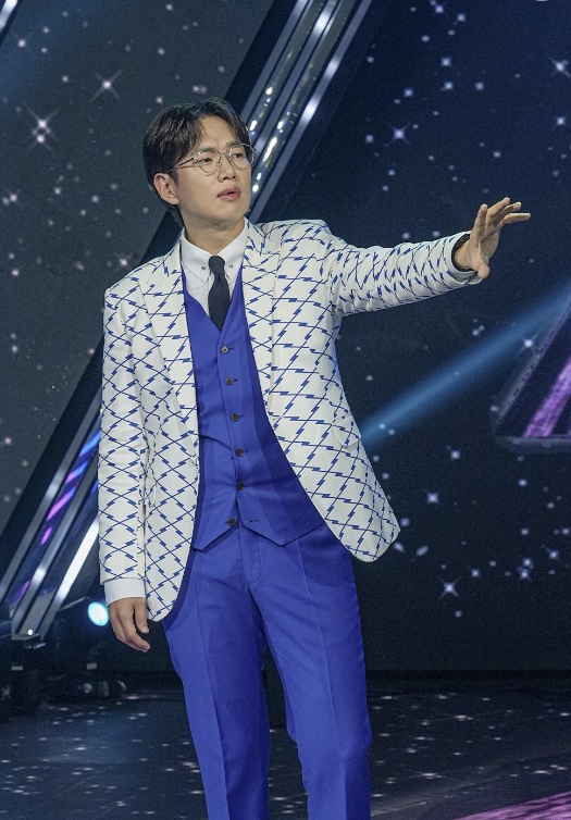 avatar_singer's tweet photo. 💥오늘 #한파경보  발령 !!!!💥
😲장롱속에서 고이 모셔뒀던 
#롱패딩 허겁지겁 꺼내버리고요~~~
앞으로 점점 추워진다는데 
이럴땐 방에 콕 틀어박혀서
오는 #금요일 밤11시 50분!! 
#MBN 에서 방영되는 
ꕤ ꕤ #아바타싱어 ꕤ ꕤ 함께 보자고요!! https://t.co/eKF7BE41U5