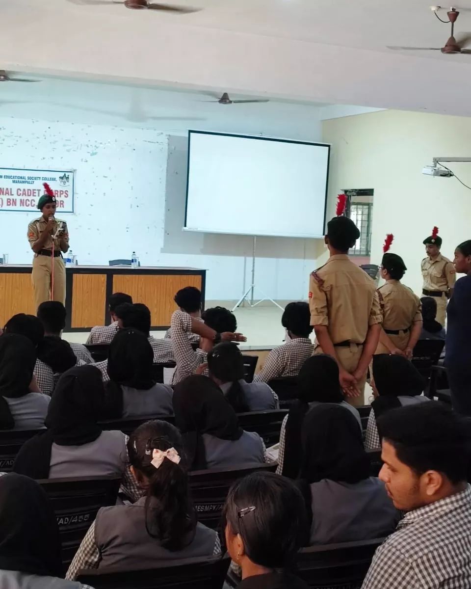 nccmesmaramplly's tweet photo. Awareness class on the topic "Law and Order"
.
.
.
#LAW
#LawAndOrder
#NCC
#NCC_Dte_Delhi
#DefencePROTvm
#DefencePROkochi https://t.co/uxiuBA1oJk