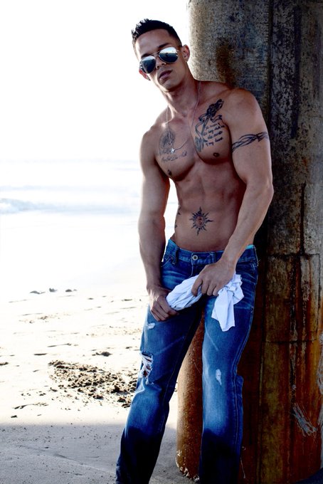 Watch Nic Sahara's leaked NSFW photo on TwXstars