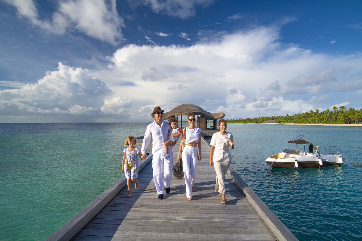Year-end celebrations at The Residence Maldives include a dive with Santa, themed dinners, fireworks, and dance parties on a deserted island. <a href="/TRMaldives/">The Residence Maldives</a>

More here: 
bit.ly/3GyKLKs

#Hospitality #TheResidenceMaldives #NewYear