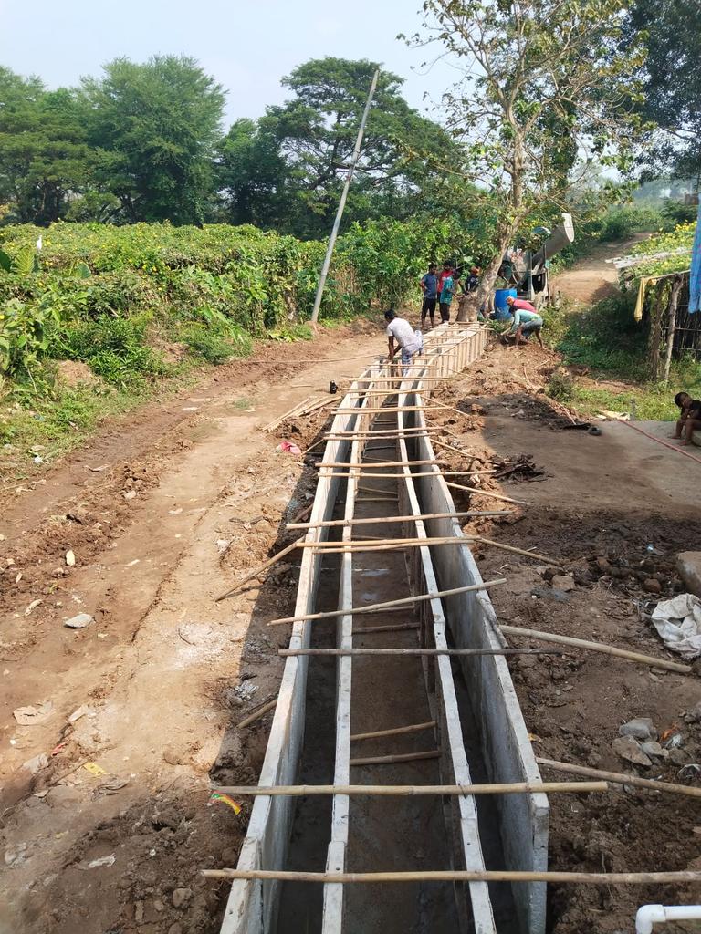 SuradaNac's tweet photo. Construction of Approch drain towards river Rushikulya near Duma Sahi BAC, Ward 2 is going on.
#ULBCode801867
@sdmbnj @DUDA_Ganjam @Ganjam_Admin @HUDDeptOdisha
#DrainWork
#BAC
#Swachh_Surada_Sustha_Surada
#ସ୍ୱଚ୍ଛ_ସୋରଡା_ସୁସ୍ଥ_ସୋରଡା https://t.co/OYZqal6kfR