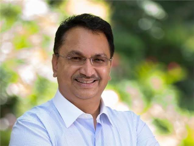 Deeply saddened by the untimely demise of Shri Vikram Kirloskar, Vice-Chairperson, Toyota Kirloskar Motor.

A doyen of the automotive industry, he pioneered its transformation with his leadership. In this hour of grief, I extend my heartfelt condolences to his family &amp; friends🙏