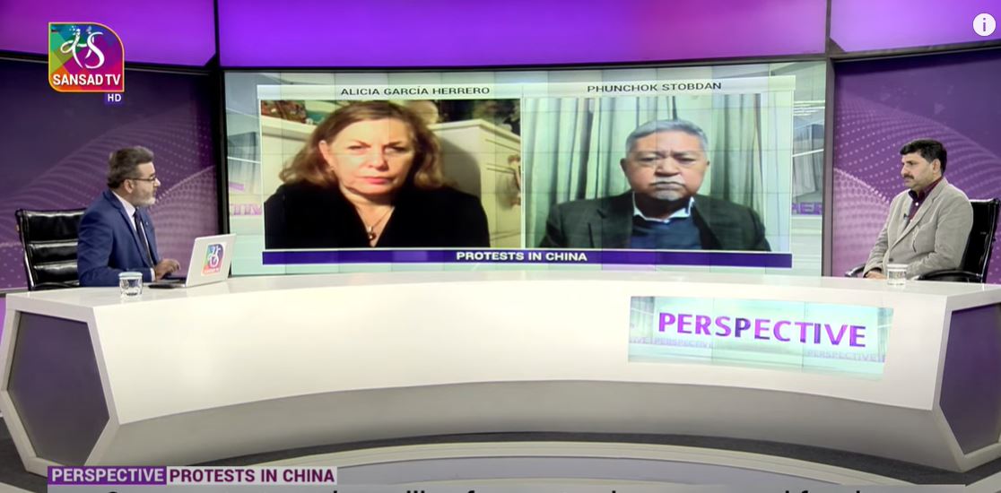 SansadTV (@sansad_tv) on Twitter photo Public protest is exceedingly rare in #China. However over the last few weeks the country saw protests over the zero-Covid policy enforced by President #XiJinping.
In 'Perspective' <a href="/dahiya_v/">Vishal Dahiya</a> discusses all the aspects of these protests.
Watch Here: youtu.be/XX6R7erEo5s Public protest is exceedingly rare in #China. However over the last few weeks the country saw protests over the zero-Covid policy enforced by President #XiJinping.
In 'Perspective' <a href="/dahiya_v/">Vishal Dahiya</a> discusses all the aspects of these protests.
Watch Here: youtu.be/XX6R7erEo5s