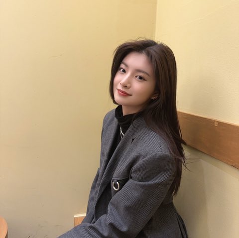 yiren pics tweet media
