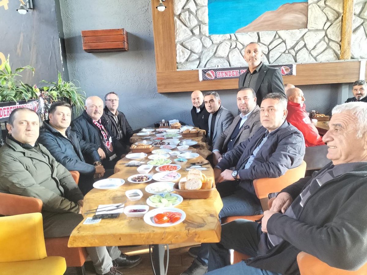 hserdarbaykal's tweet photo. İlçemizin bir diğer değeri Dereköy Sporumuzun kahvaltı programına katıldık.. 
Davetlerinden ötürü katmerli yöneticilerine teşekkür ediyorum, başarılar diliyorum..
@yunustever @erkankandemir https://t.co/ygzUuuQx0M