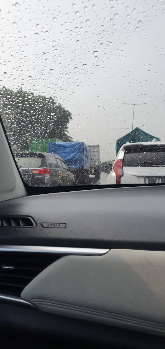 13.54 tol waru arah satelit padat merambat ..sempat melihat ada totolan 3 mobil di sekitaran km 15 (disisi lajur sebelah kanan) cuaca hujan ringan  <a href="/e100ss/">Radio Suara Surabaya</a>