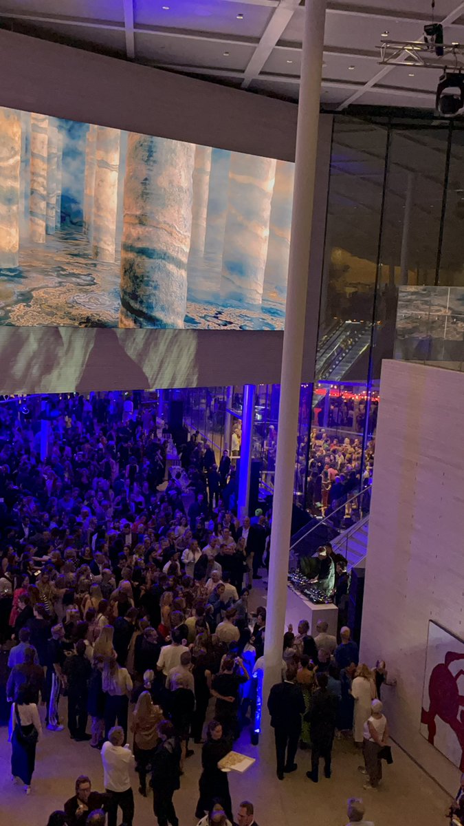 cbbmuse's tweet image. Lucky enough to experience the new wing @ArtGalleryofNSW during day and night this week. So impressed. Art and architecture woven together in magical ways. What a great addition to our city. Thank you to everyone who worked on this project for the past decade #artgallerynsw ✨❤️