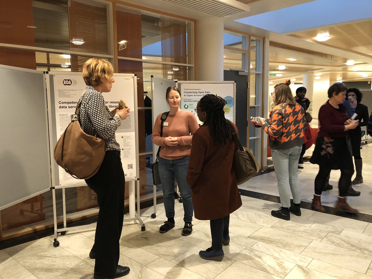 Active discussions during the #poster lunch at #Munin2022. See the full overview of posters both onsite and online: site.uit.no/muninconf/post…