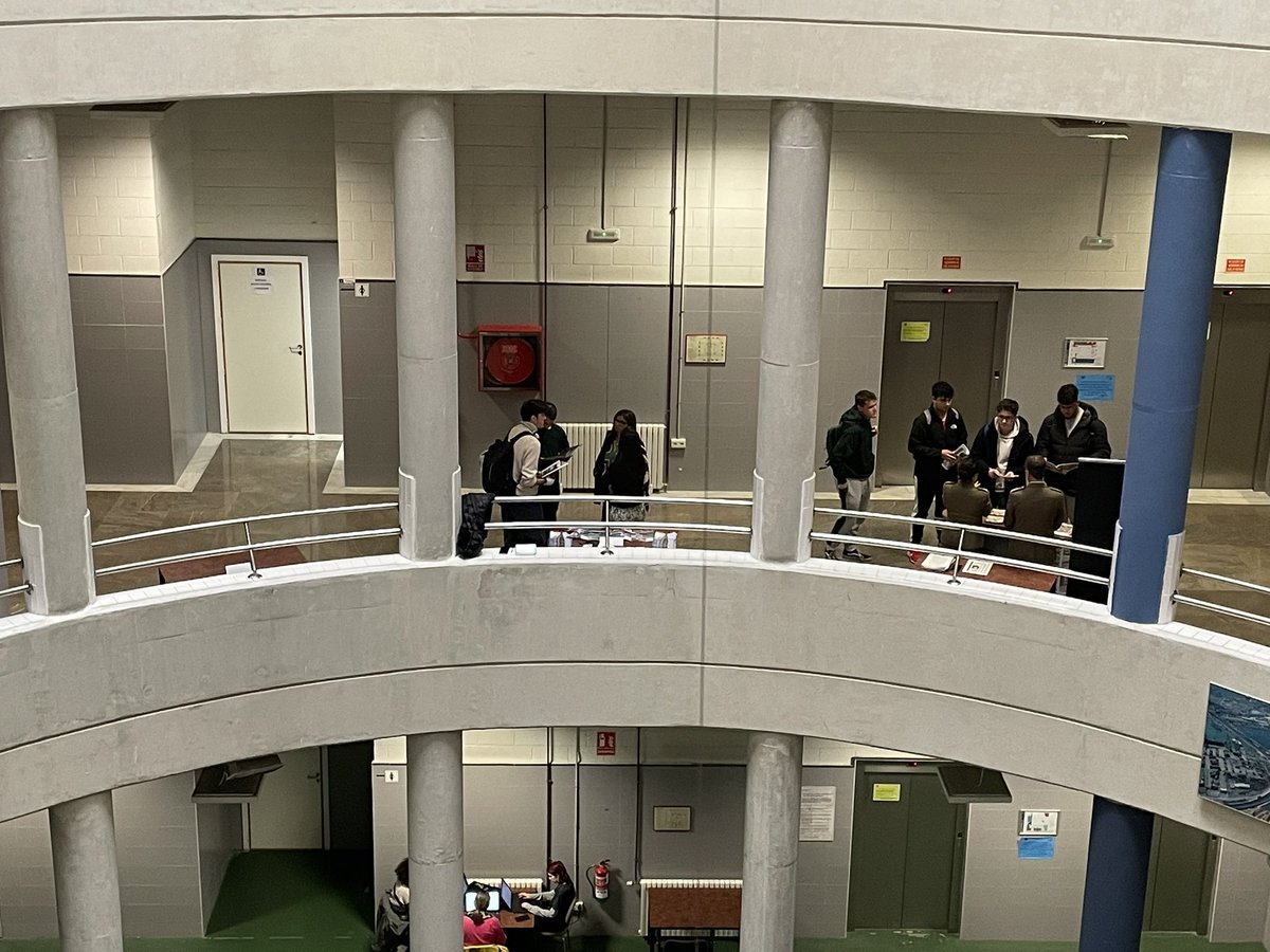 ETSCaminosUGR's tweet photo. #Networking #ForoIngenieríaCivil de la @ETSCaminosUGR en el que los estudiantes del #GradoIngenieriaCivil y #MasterICCP entran en contacto con #Constructoras, #Consultoras y #AdministracionesPúblicas del sector https://t.co/kitJGp02am
